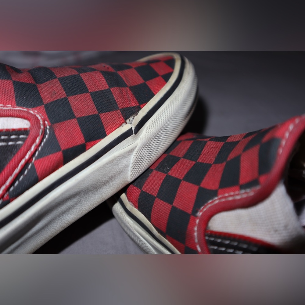 Vans black & red checkered Size 8 women’s.